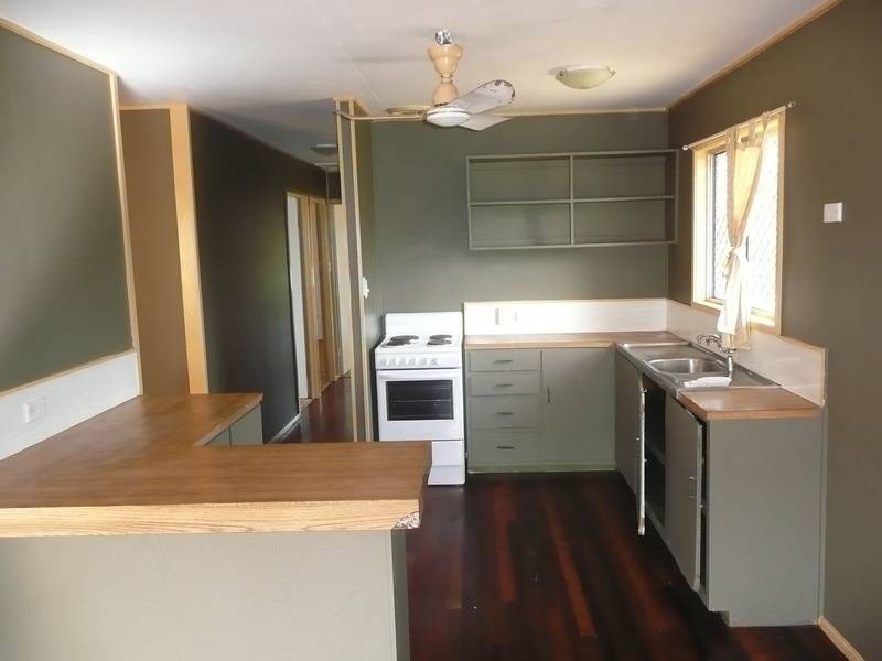 18 Eleventh Avenue, Scottville QLD 4804