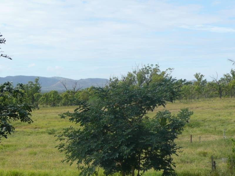 18 Eleventh Avenue, Scottville QLD 4804