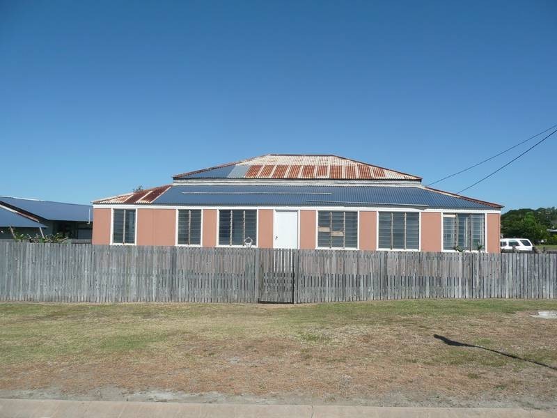 19 Sinclair Street, Bowen QLD 4805