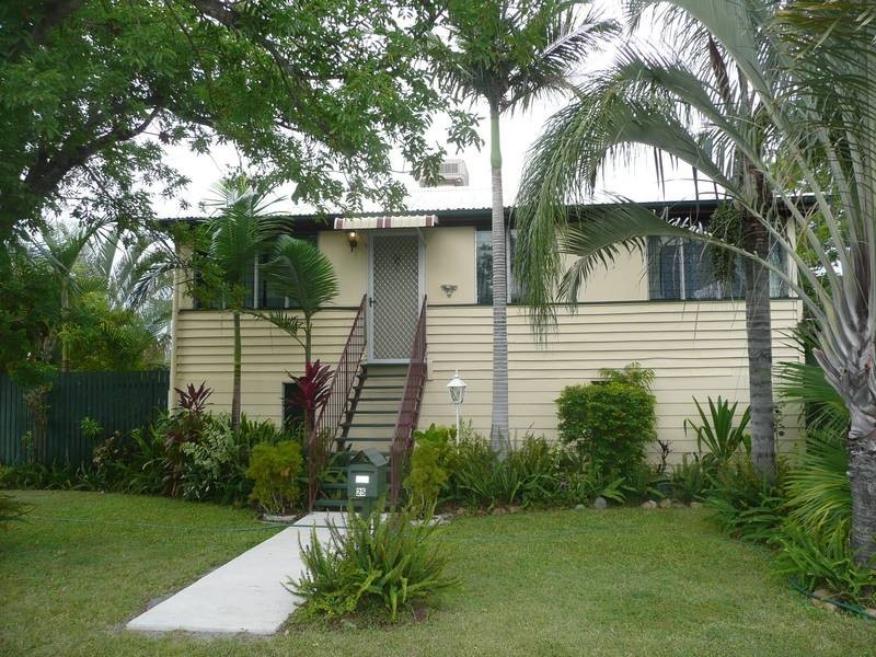 25 Conway Street, Collinsville QLD 4804