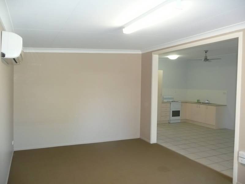 2/10 Marshall Street, Bowen QLD 4805