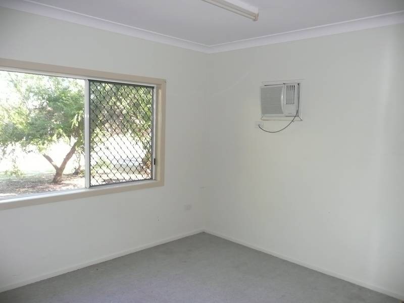 10 Oak Street, Bowen QLD 4805