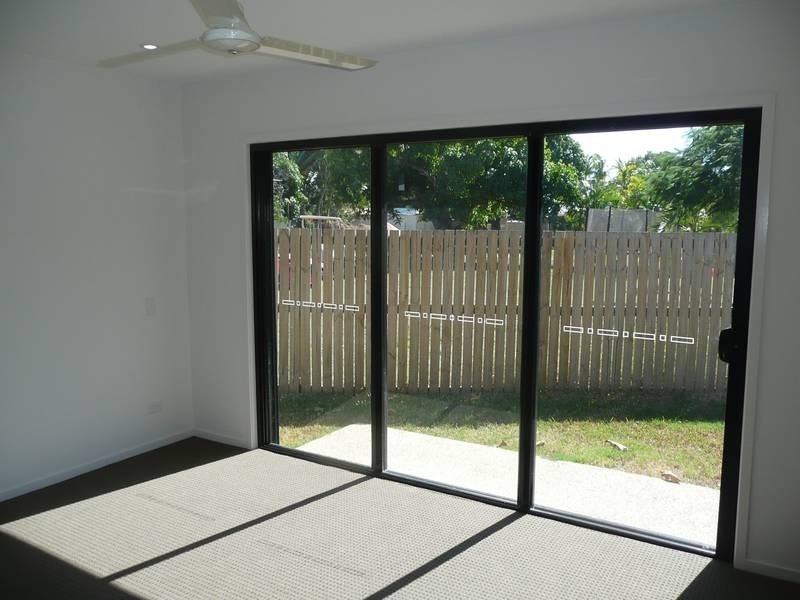 2/11 Field Street, Bowen QLD 4805