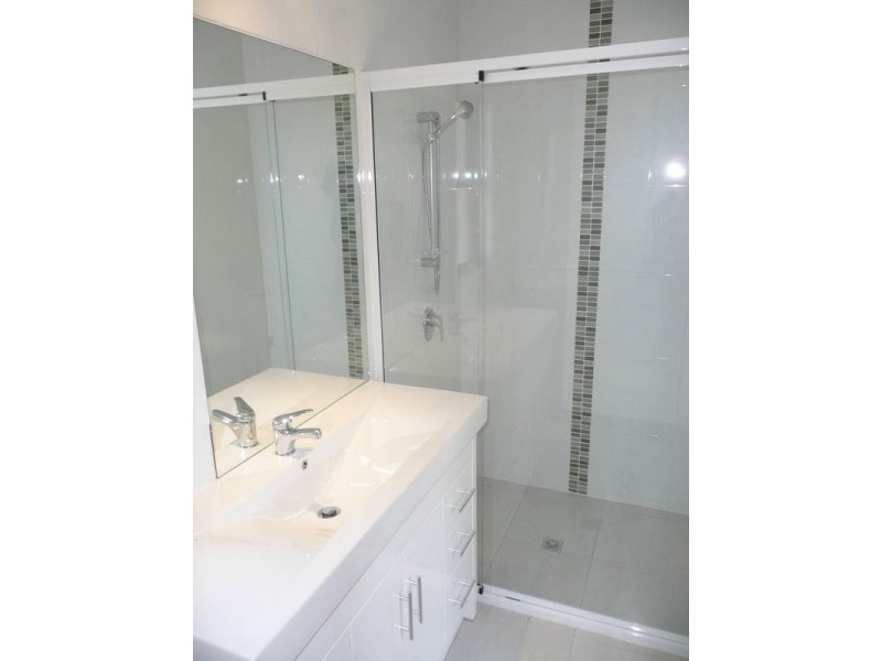 2/11 Field Street, Bowen QLD 4805