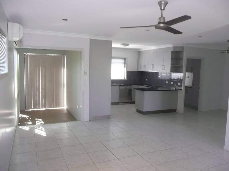 4/25 Don Street, Bowen QLD 4805
