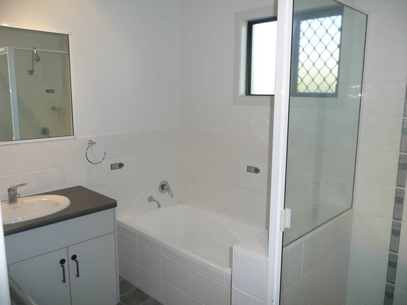 4/25 Don Street, Bowen QLD 4805
