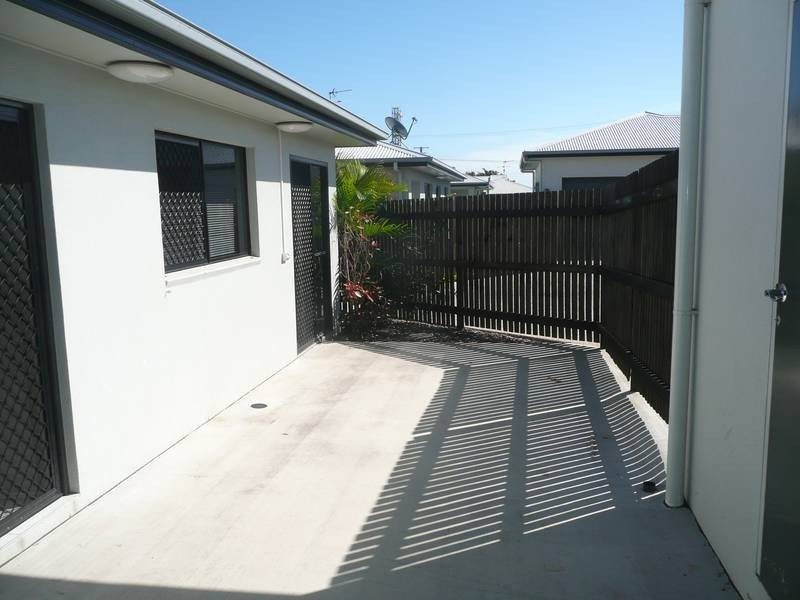 4/25 Don Street, Bowen QLD 4805