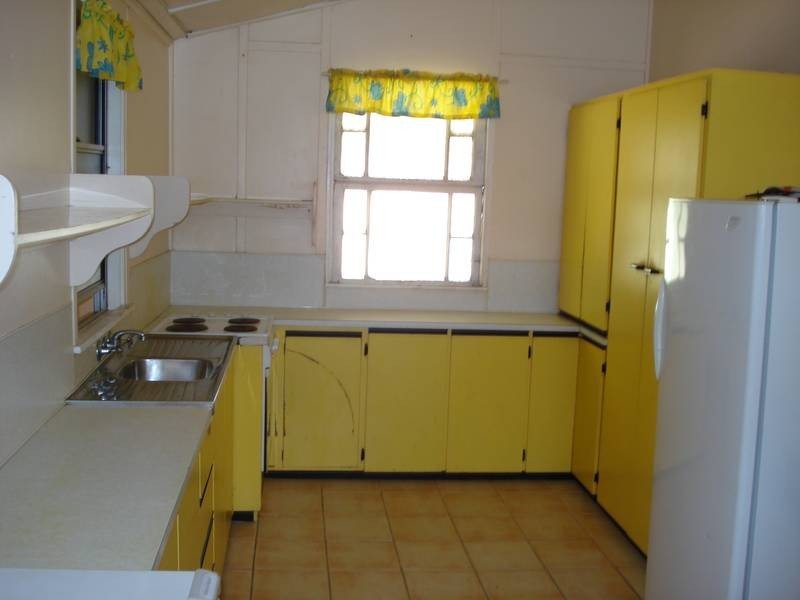 19 Tracey Street, Bowen QLD 4805