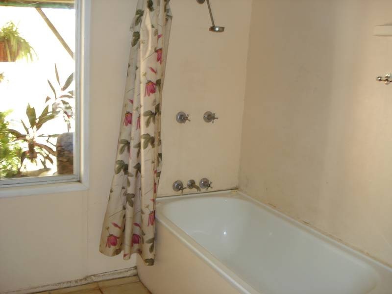 19 Tracey Street, Bowen QLD 4805