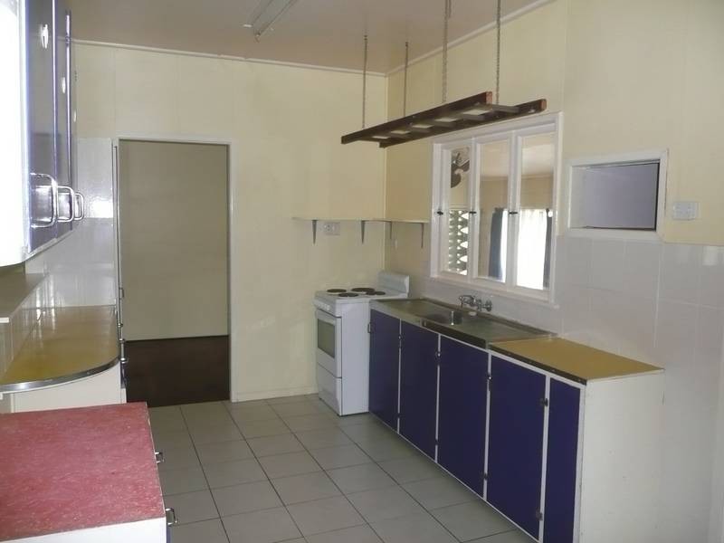 9 Livingstone Street, Bowen QLD 4805