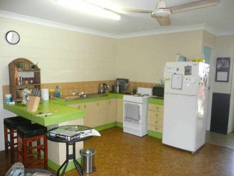 4/70 Powell Street, Bowen QLD 4805