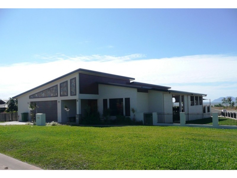 2 Marine Parade, Bowen QLD 4805