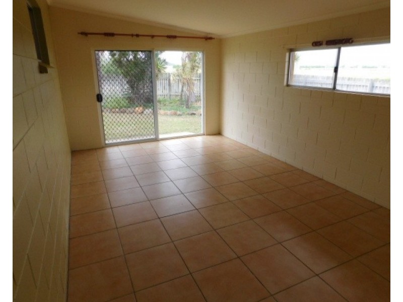 32 Russell Street, Bowen QLD 4805
