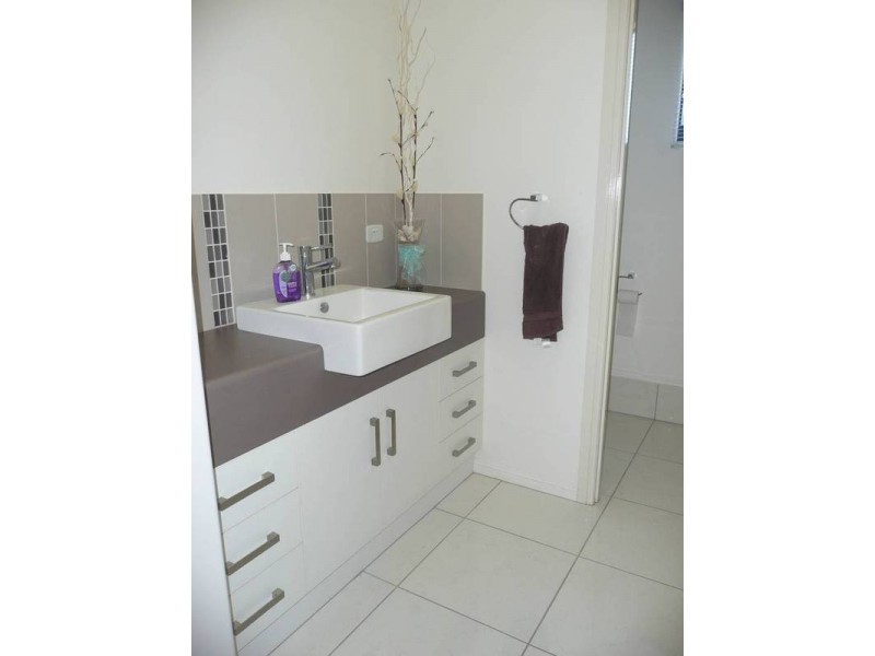 31 Matthews Street, Bowen QLD 4805