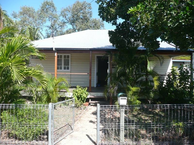 15 Kennedy Street, Bowen QLD 4805