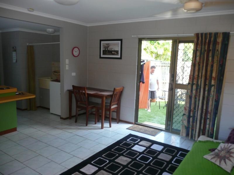 4/2a Powell Street, Bowen QLD 4805