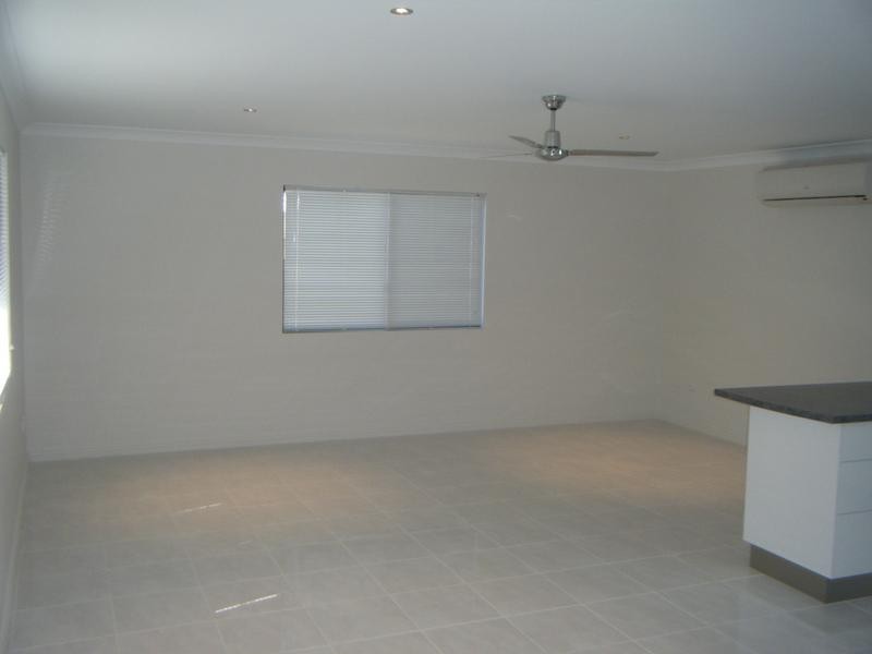 1/63 REYNOLDS STREET, Bowen QLD 4805