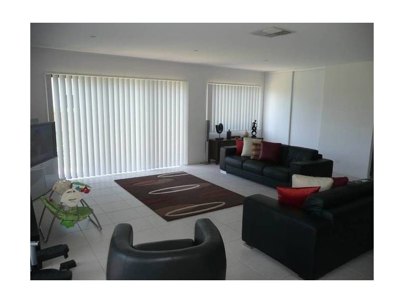 2/8 Gilbert Street, Bowen QLD 4805