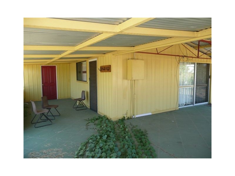 11 Ninth Ave, Scottville QLD 4804