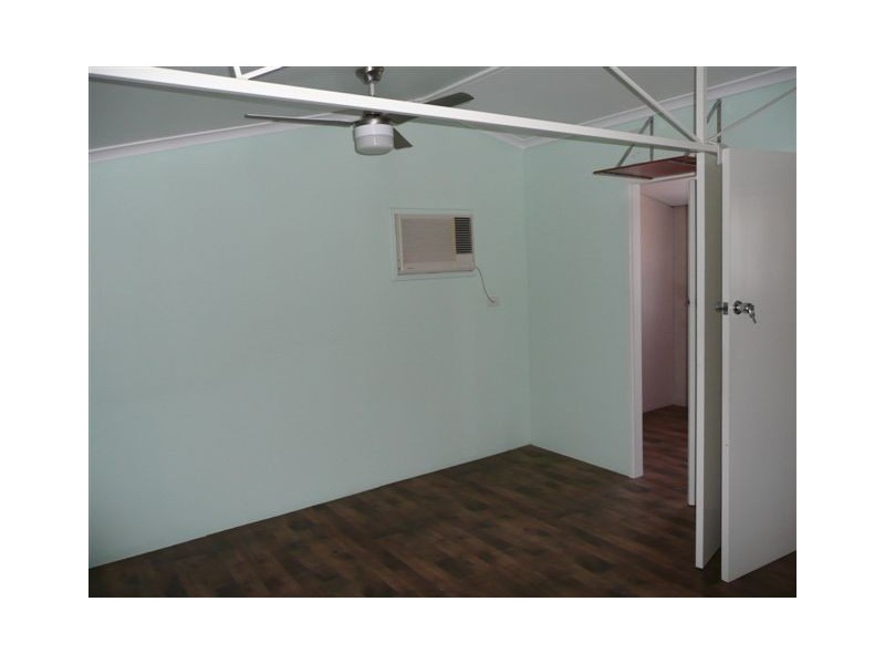 11 Ninth Ave, Scottville QLD 4804