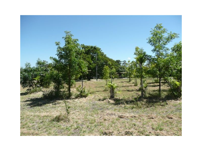 11 Ninth Ave, Scottville QLD 4804