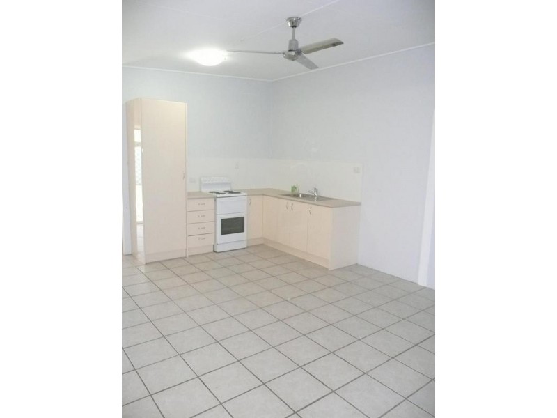 2/10 Marshall Street, Bowen QLD 4805