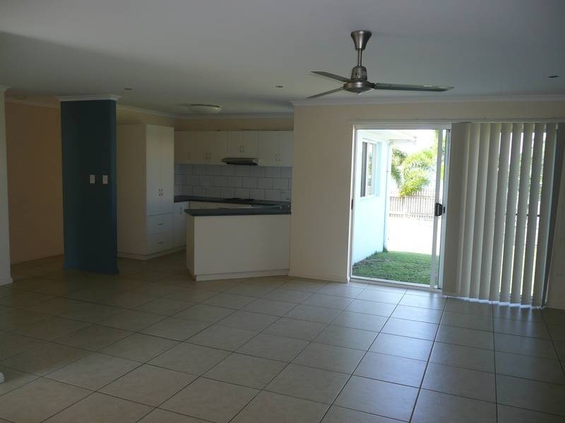 8 Allan Place, Bowen QLD 4805