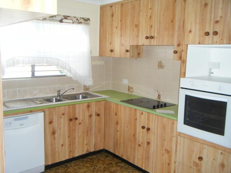 12 Wentworth Street, Bowen QLD 4805