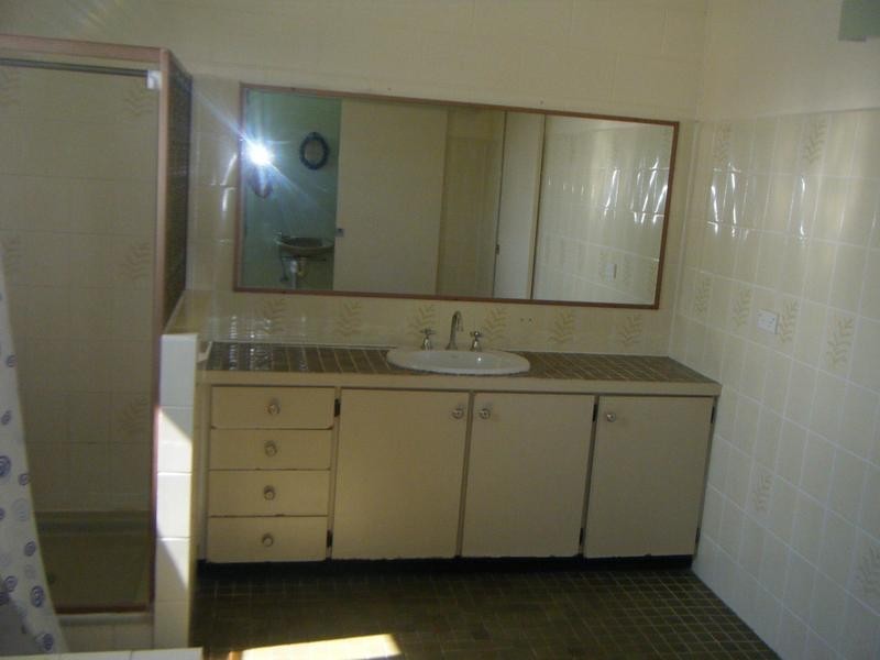 12 Wentworth Street, Bowen QLD 4805