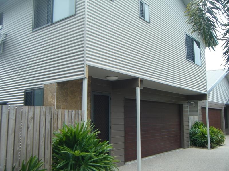 2/32 St Kilda Street, Bowen QLD 4805