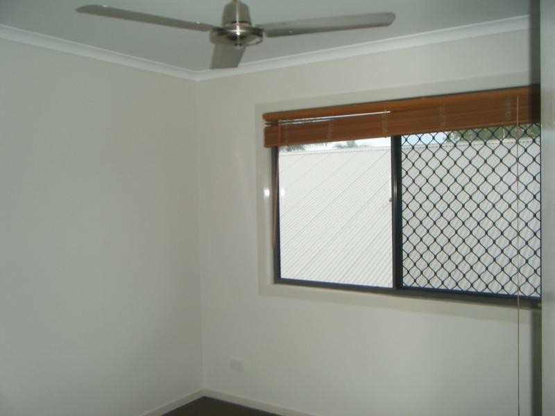 2/32 St Kilda Street, Bowen QLD 4805