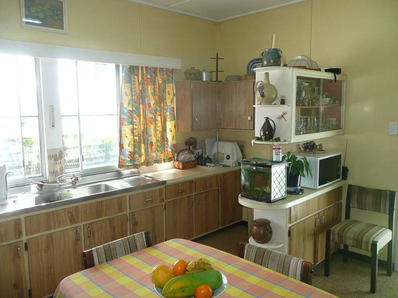 75 Esplanade, Bowen QLD 4805