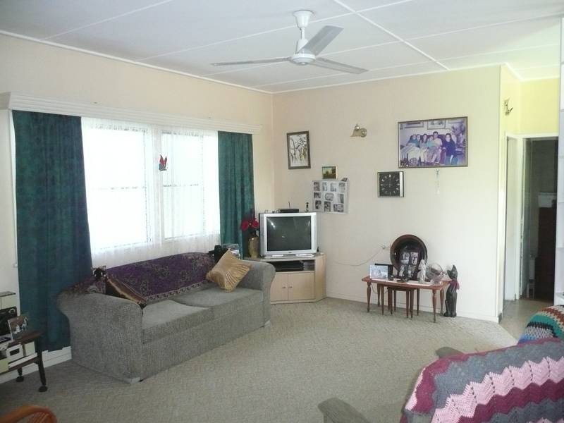 75 Esplanade, Bowen QLD 4805