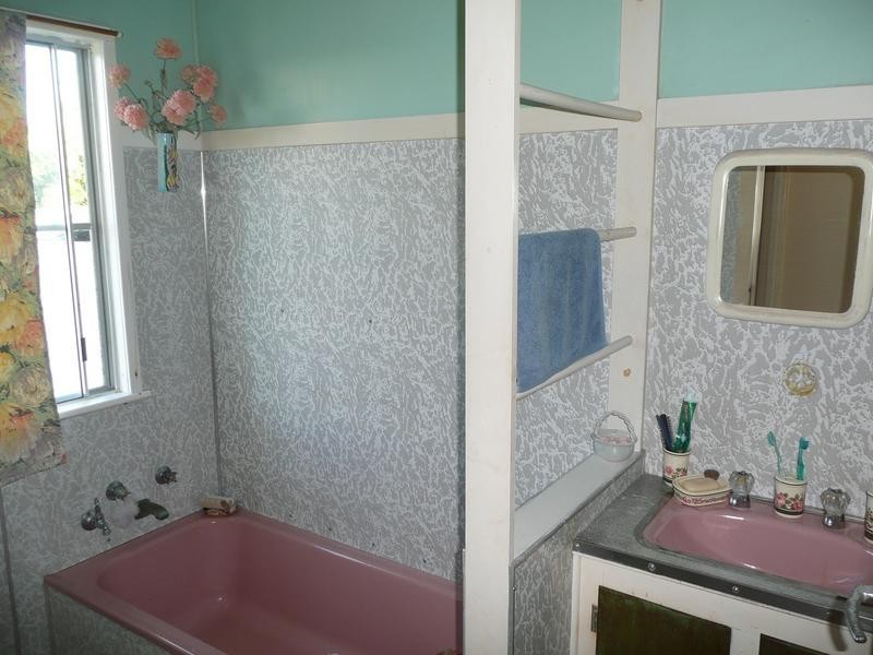 75 Esplanade, Bowen QLD 4805