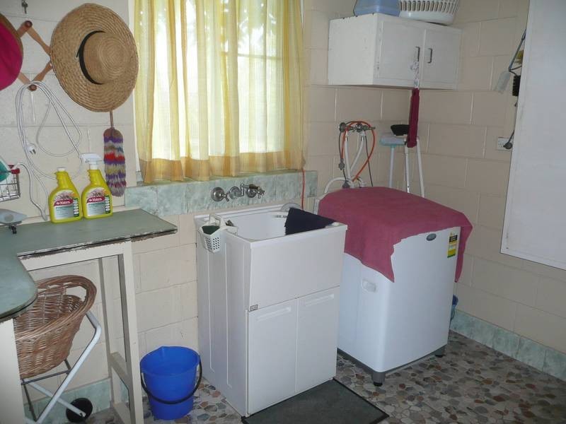 75 Esplanade, Bowen QLD 4805