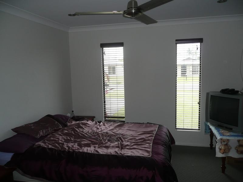 8 Lemon Grove, Bowen QLD 4805