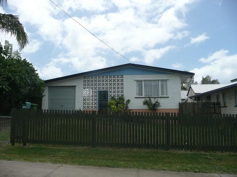 54 Herbert Street, Bowen QLD 4805