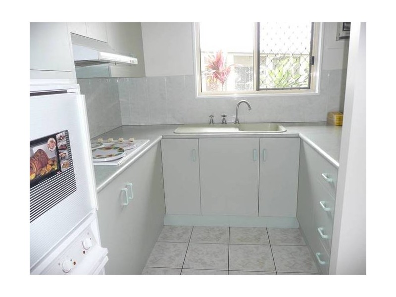 2/21 Tracey Street, Bowen QLD 4805