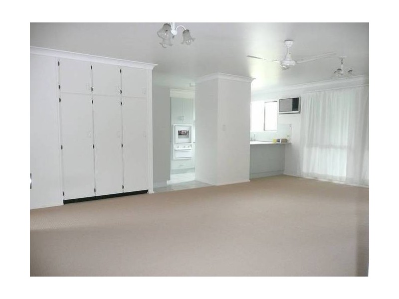 2/21 Tracey Street, Bowen QLD 4805