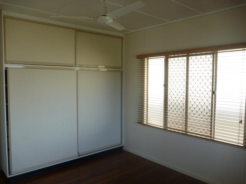 9 Murray Ave, Bowen QLD 4805