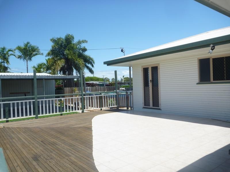 9 Murray Ave, Bowen QLD 4805