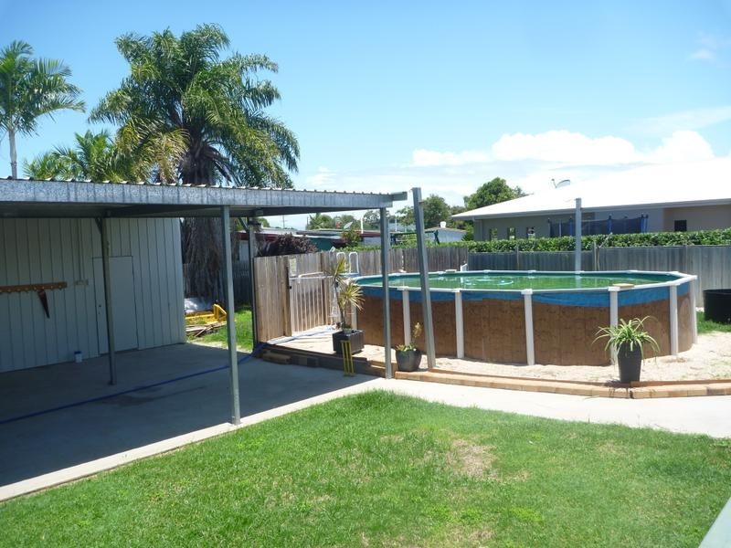 9 Murray Ave, Bowen QLD 4805