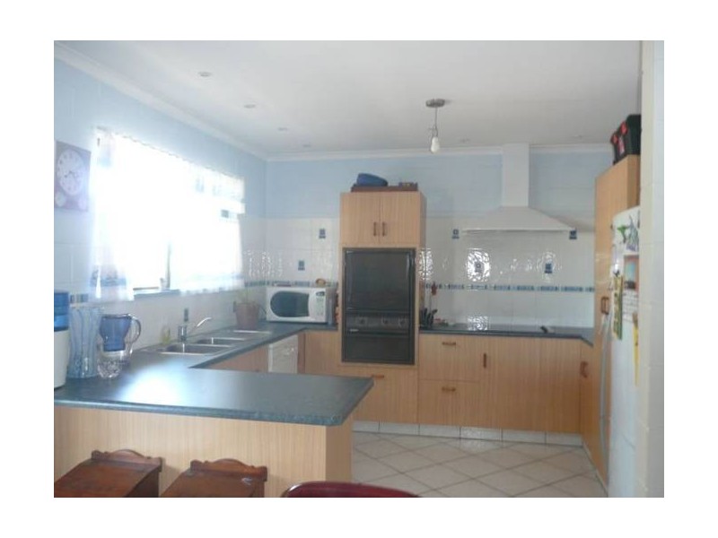 75 Flemington Road, Bowen QLD 4805