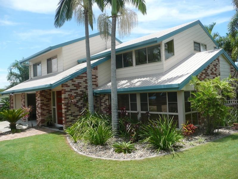 15 Eglinton Street, Bowen QLD 4805