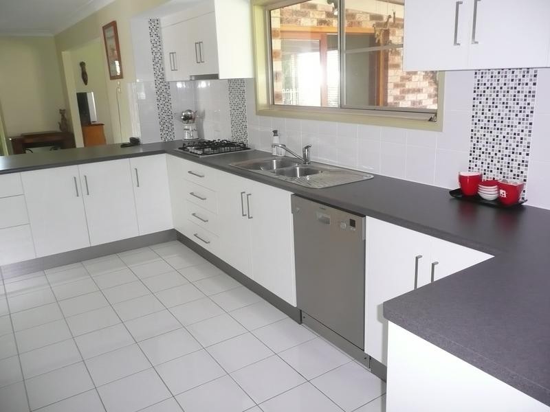 15 Eglinton Street, Bowen QLD 4805