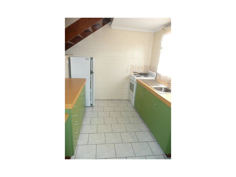 4/2A Powell Street, Bowen QLD 4805