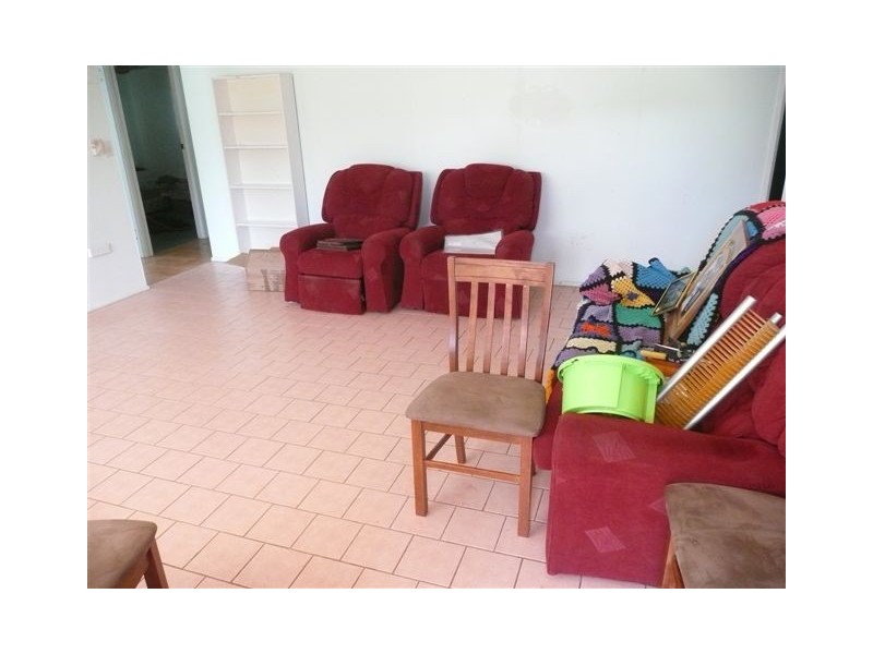 36 Ninth Ave, Scottville QLD 4804