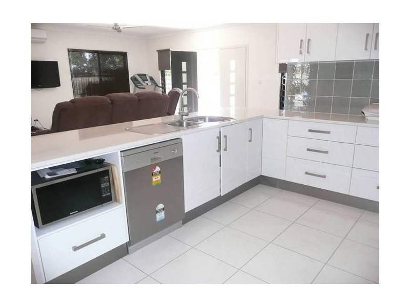 31 Matthews Street, Bowen QLD 4805