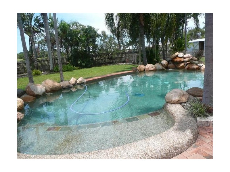 15 Eglinton Street, Bowen QLD 4805