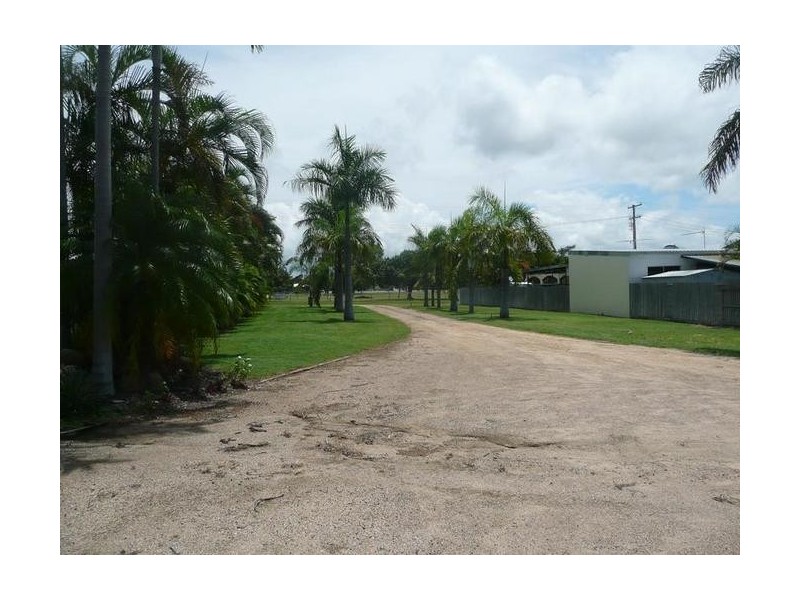 15 Eglinton Street, Bowen QLD 4805